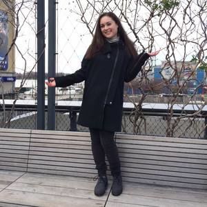 Meet your Posher, Lizzy